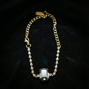 Collier Cristal Impérial – Éclat Doré Celesti